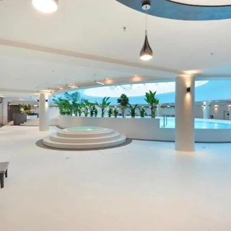Hanza Tower White 23 & Pool Szczecin
